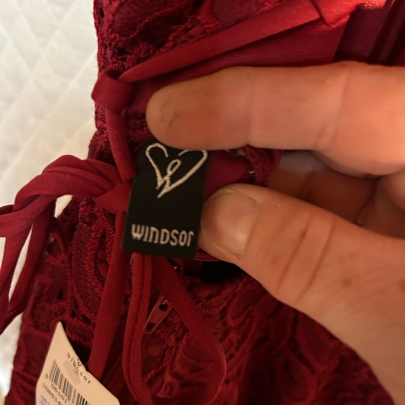Burgandy Windsor dress XS.   New with tags - Picture 4 of 5